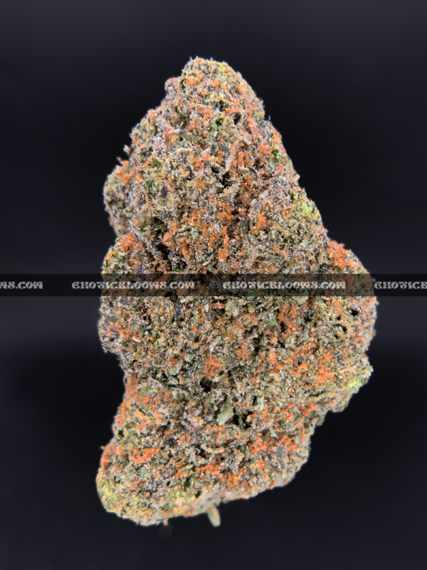Frosty purple and green Grape GMO buds – premium indica strain for VA cannabis delivery