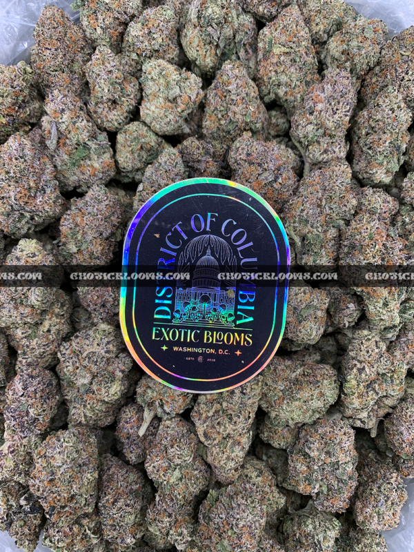 Cherryhead hybrid strain – frosty fruity buds with gas and cherry aroma available for DC and VA cannabis delivery