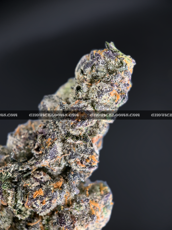 Fire Fumez cannabis strain – fruity gas hybrid for fast weed delivery in DC and Virginia.