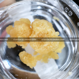 Close-up of Gluetopia cannabis crumble – high-quality hybrid extract for DC and Virginia weed delivery